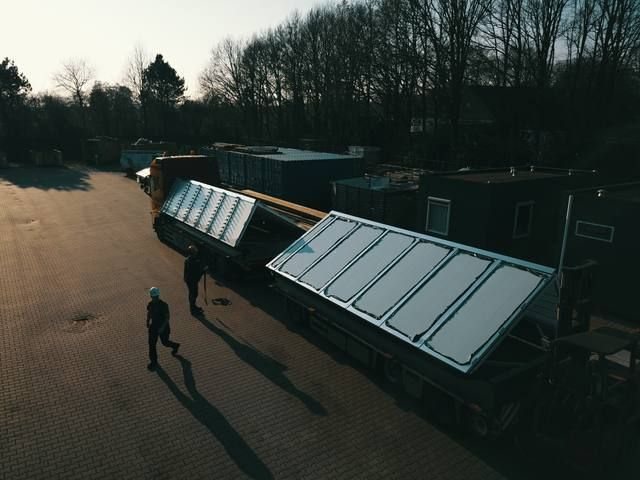 Prefab sheddaken voor een kindcentrum in Amsterdam-Noord